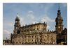 Katholische Hofkirche Dresden, im Hintergrund rechts das Residenzschloss Dresden