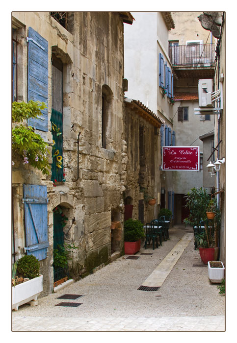 Altstadtgasse in Saint-R&eacute;my-de-Provence