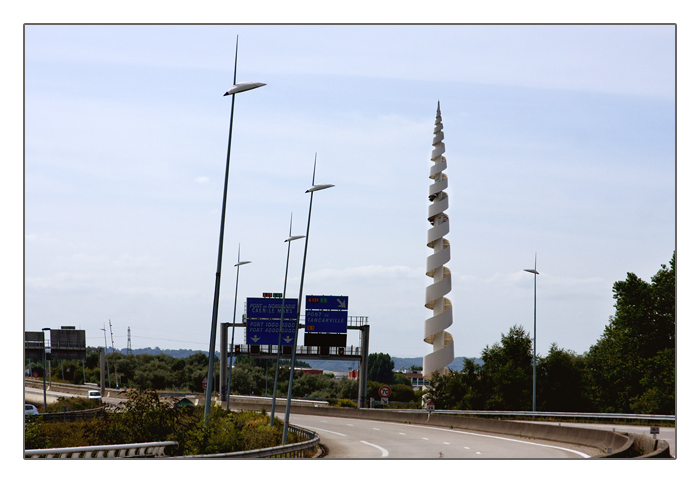Korkenzieherturm vor der Seinebrücke bei Le Havre, Pont de Normandie