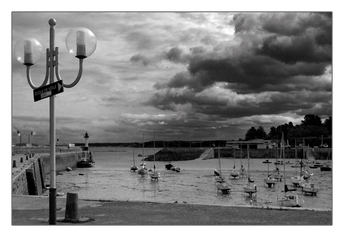 der Yacht-Hafen (sw) Saint-Quay-Portrieux, Côtes-d’Armor