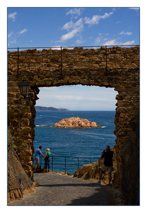auf der Festung von Tossa de Mar mit Blick aufs Meer