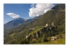 Blick vom Dorf Tirol auf das Schloss Tirol und die Brunnenburg
