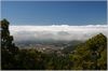 ein Dorf unter der Wolkendecke
