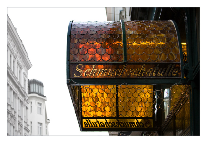 Glasvordach Schmuckschatulle, Wien