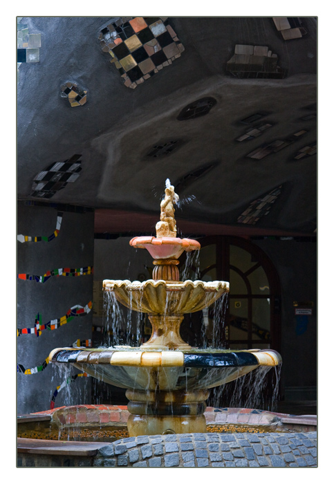 Brunnen am Hunderwasserhaus, Wien